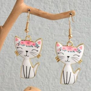 Sale ❤️ Queen of the Garden (White Cat with Pink Floral Crown)